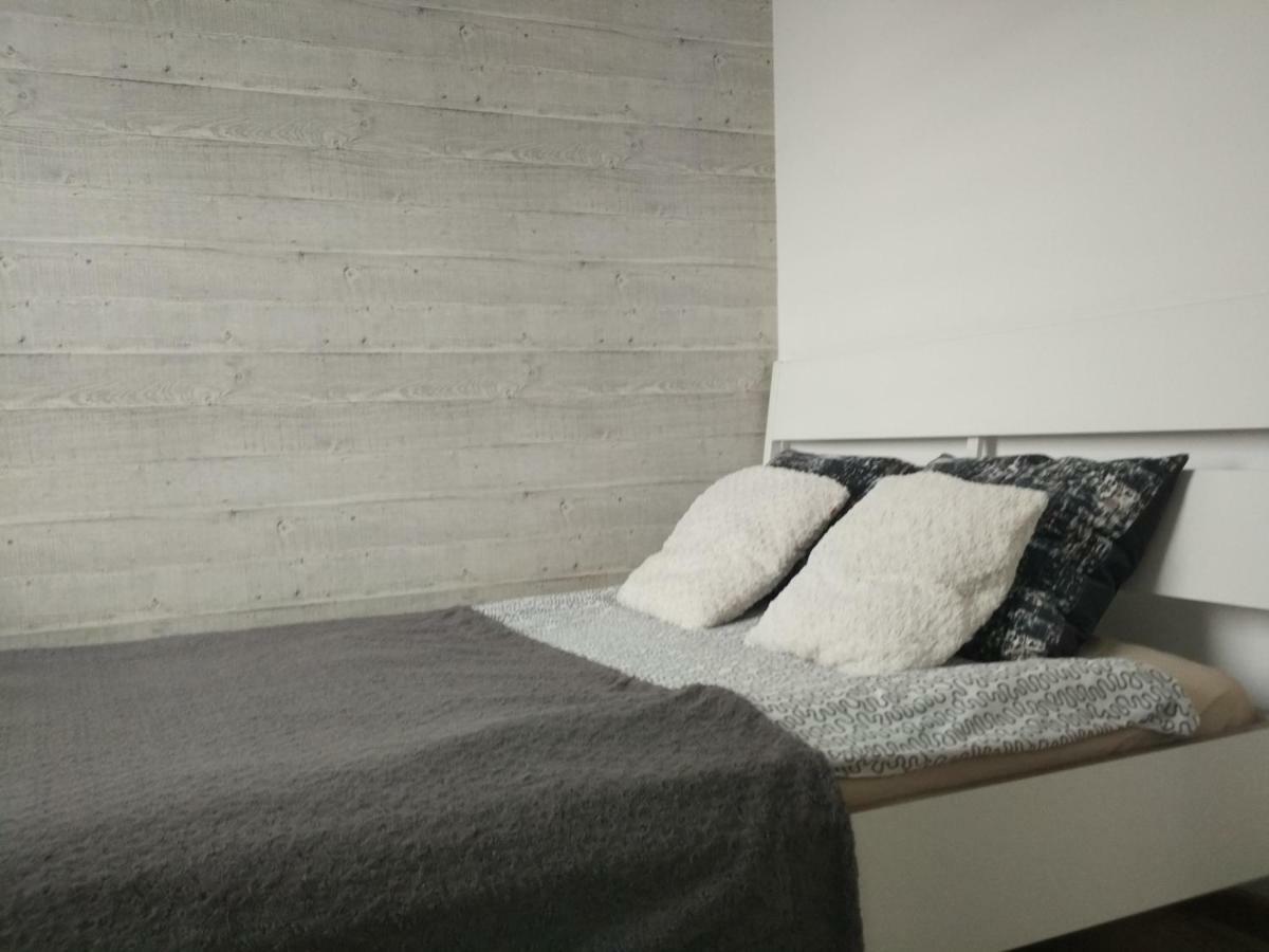 Apartamento Kamienica Uniejów Exterior foto